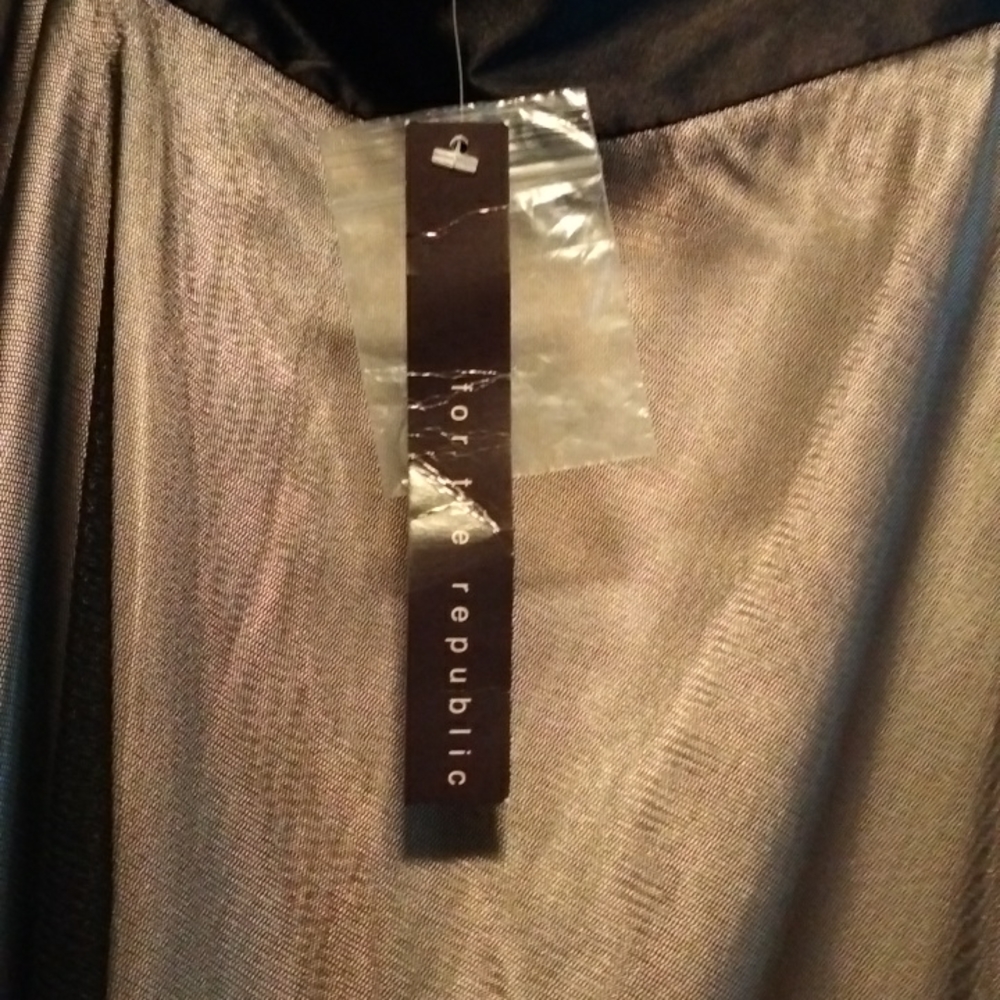 Skirt - Picture 3 of 3